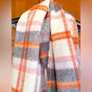 Universal Thread~Plaid Scarf w/ Fringe~Timeless Winter Style~NWOT~Never Worn